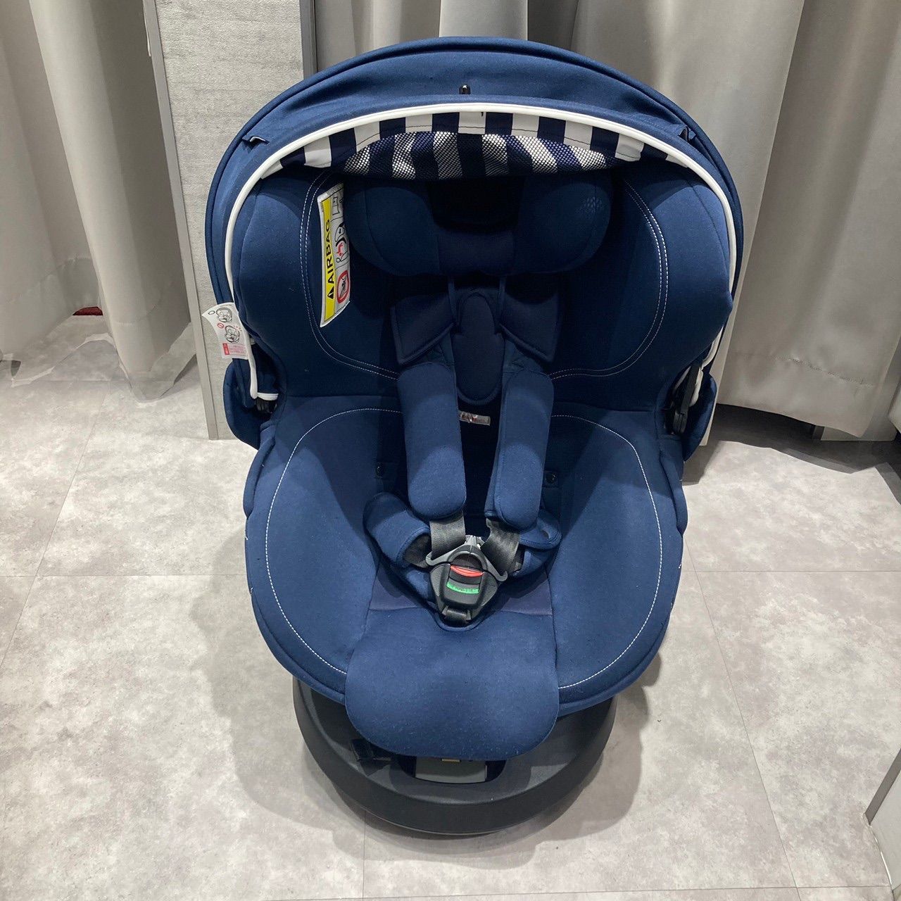 エールべべ ISOFIX チャイルドシート クルット4oui ウィ BF890 - メルカリ