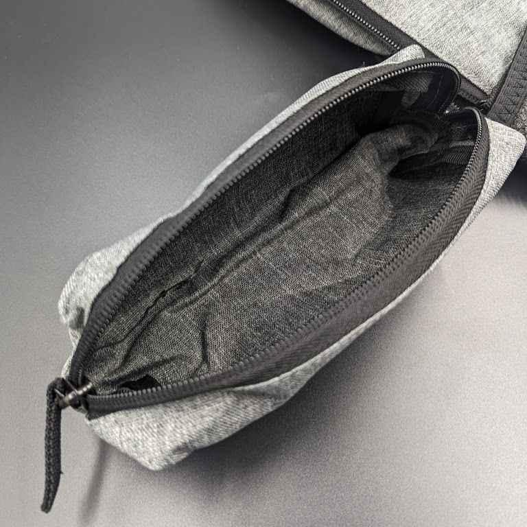 Jordan グレー リュック・バックパック 日本未発売】NIKE JORDAN ジョーダン バッグパック ミニポーチ付