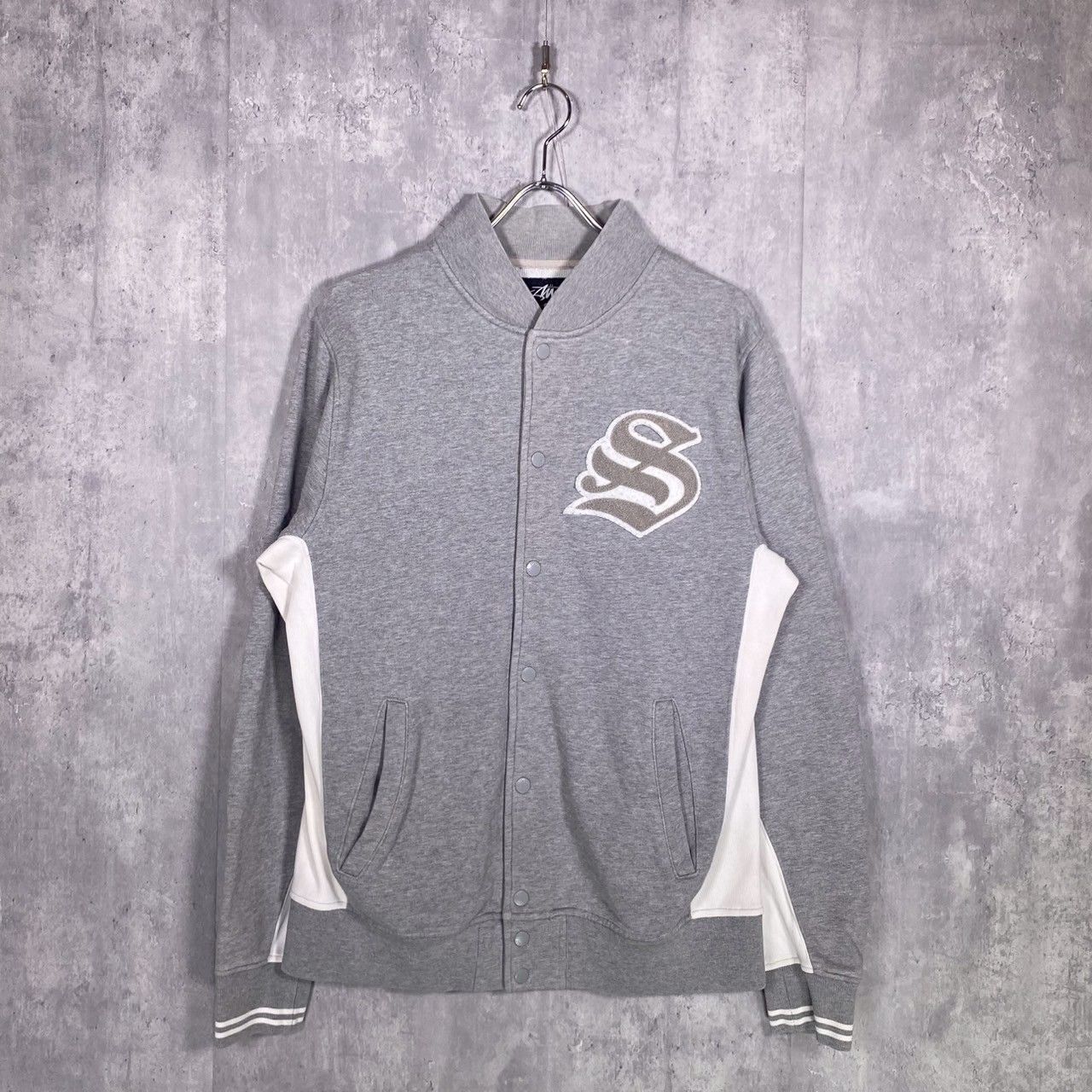 STUSSY』ステューシー (L) ヘビーウェイトバーシティジャケット - メルカリ 