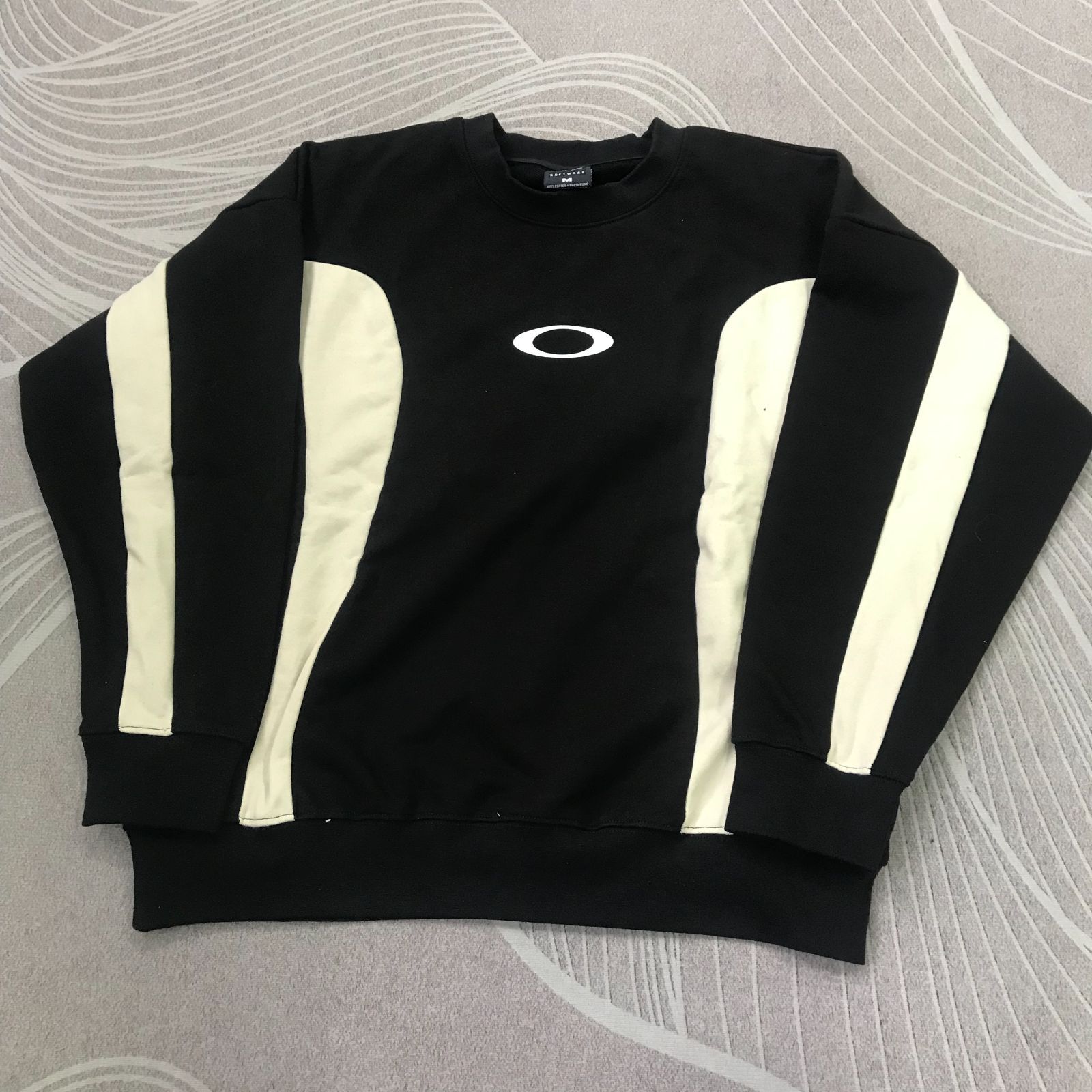 OAKLEY オークリー スウェット / M - メルカリ OAKLEY オークリー スウェット / M - メルカリ