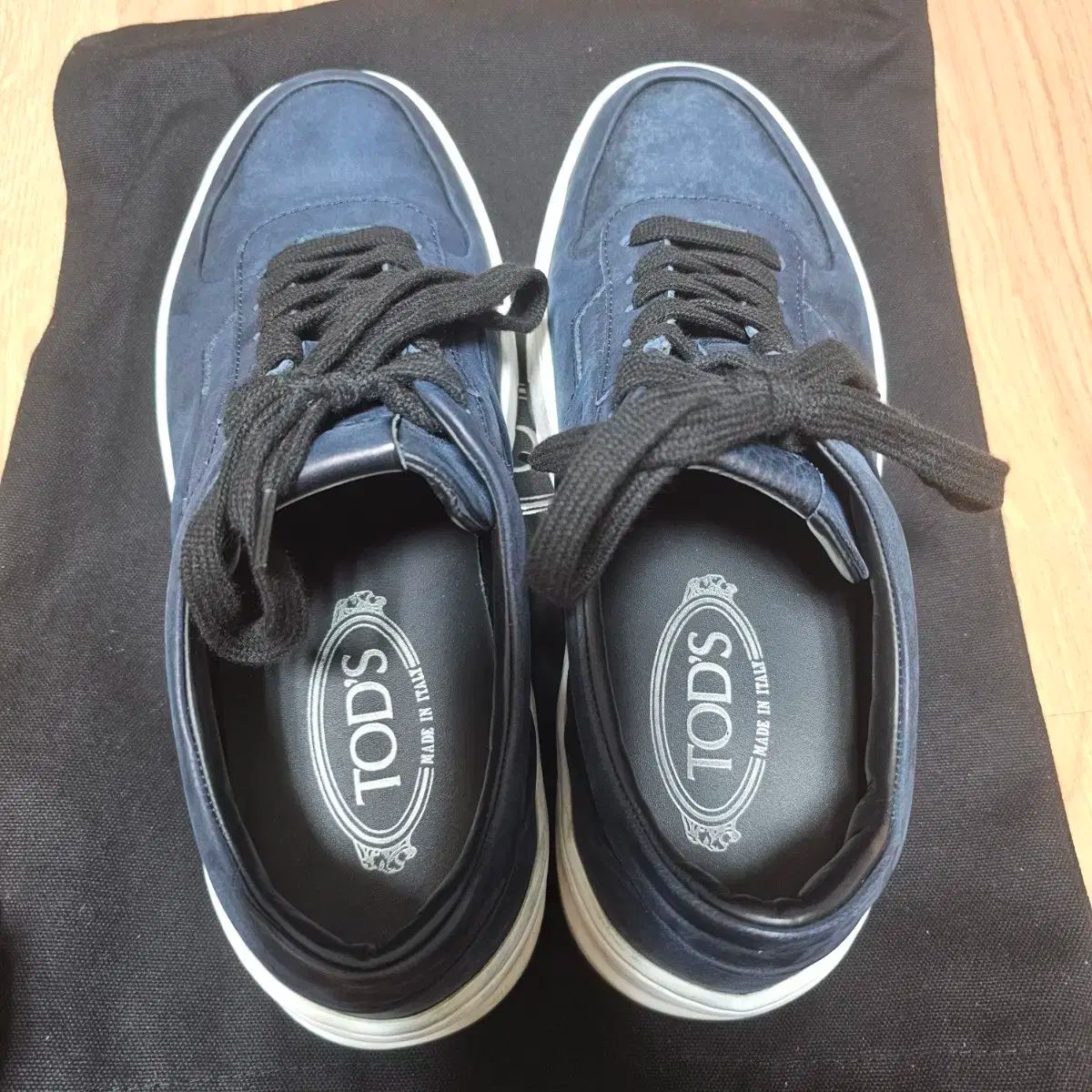 TOD S Tシャツ ロゴ メンズスニーカー ブルー