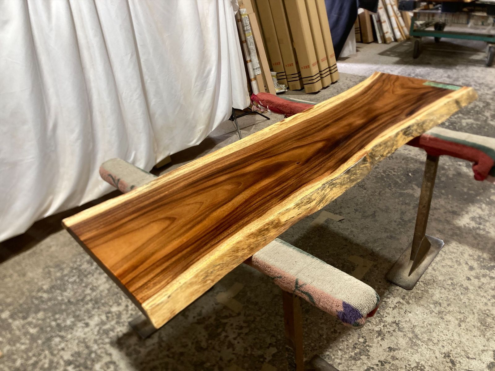 モンキーポッド9211 一枚板無垢 乾燥材 1750ｘ500-500ｘ40mm カウンター センターテーブル ダイニングテーブル