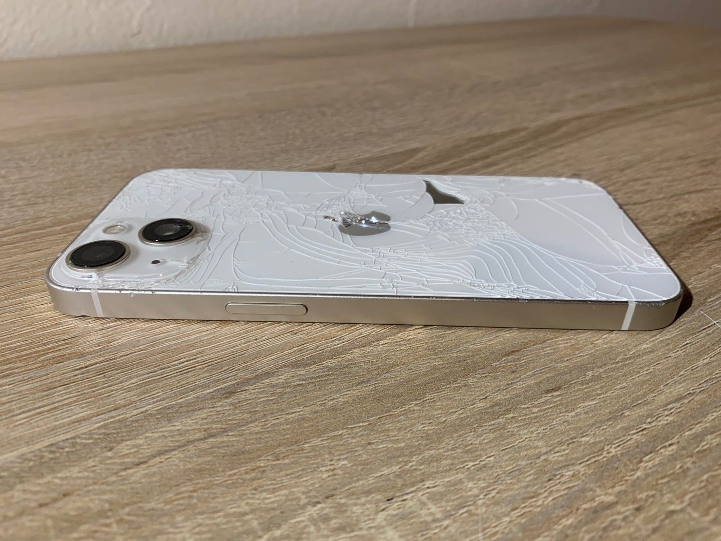 Apple iPhone 13ホワイト (ジャンク品) Apple iPhone 13 ホワイト 本体のみ 軽微な傷あり 楽天市場】【国内版