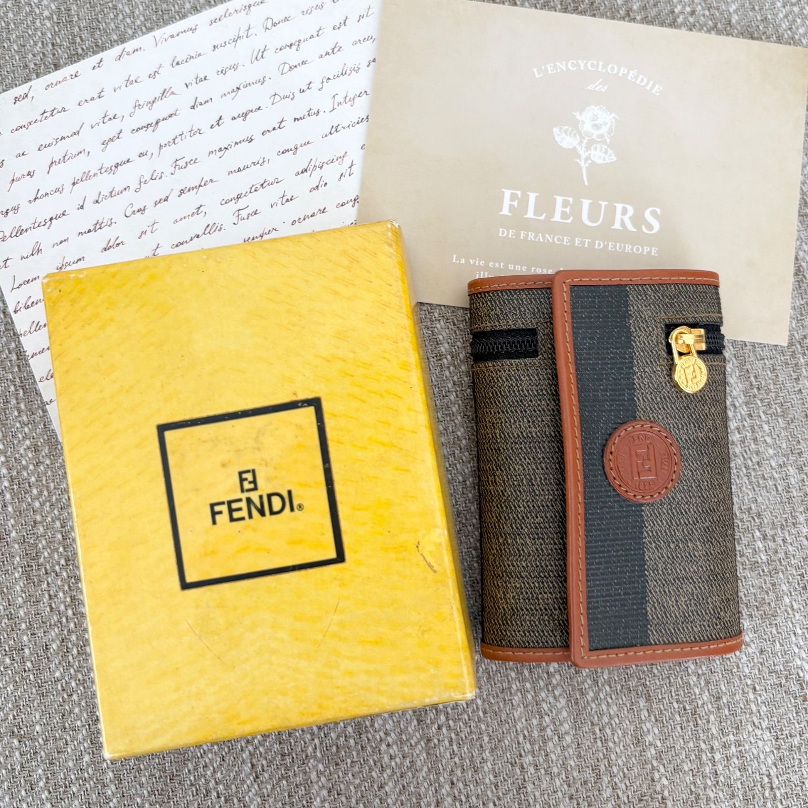 極美品】FENDI フェンディ ペカン柄 PVCxレザー8連キーケース 鍵
