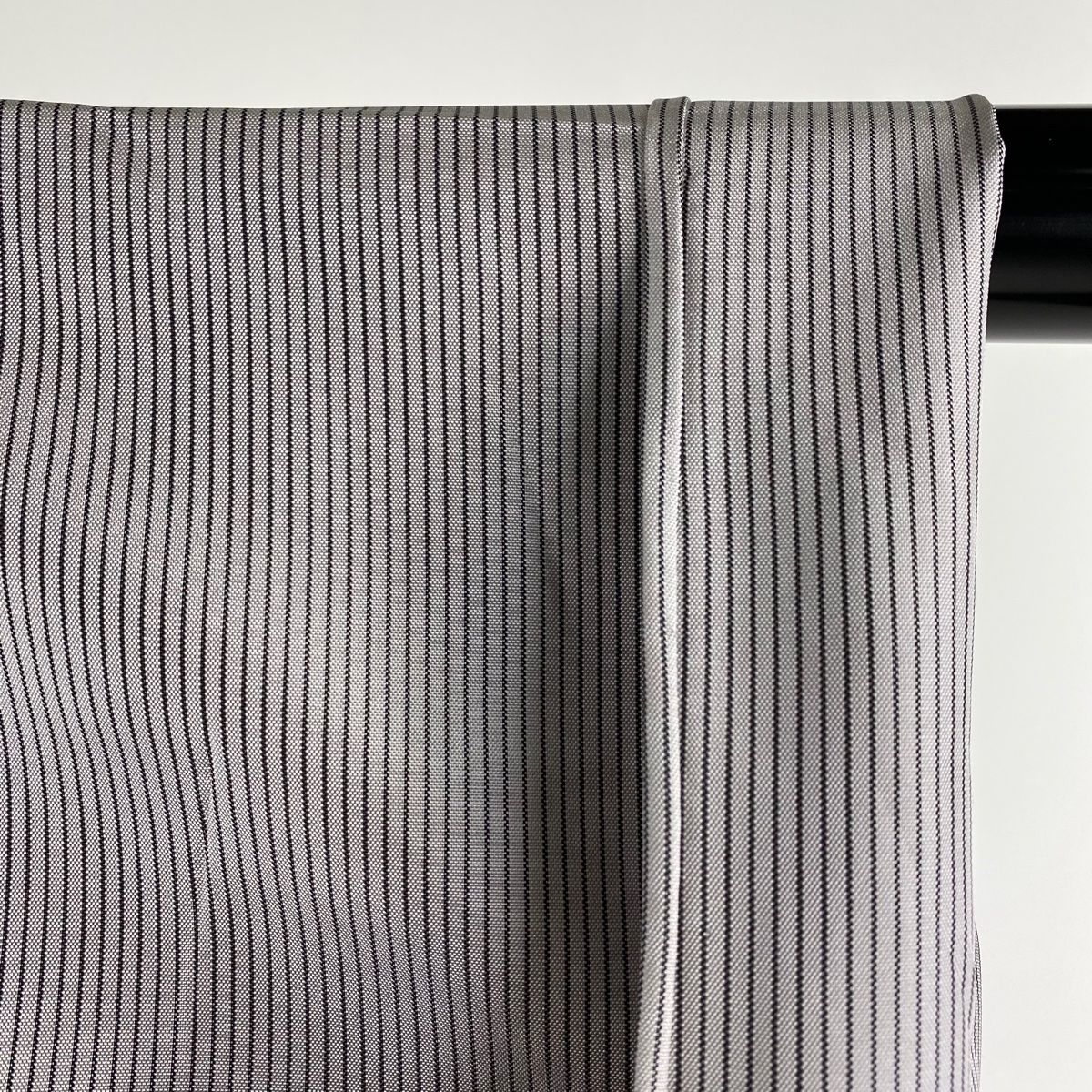 紬 身丈164.5cm 裄丈63.5cm S 単衣 能州紬 証紙 縦縞 灰色 正絹 美品  