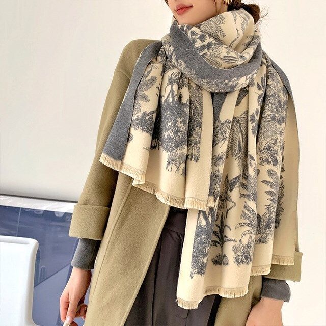 美品✨エトロ ボタニカル柄 大判ストール 総柄 ウールシルク ブラウン系 ウール シルク ストール 大判 正方形 スカル柄 トラニ Tolaniの通販