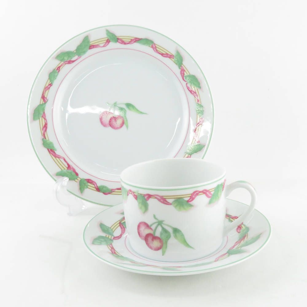 美品 BERNARDAUD LIMOGES ベルナルドリモージュ Feuillantine フィヤンティーヌ ティーカップ＆ソーサー 中皿 2点  トリオ1セット 桃 廃盤 ケーキ コーヒー SU5980D - メルカリ