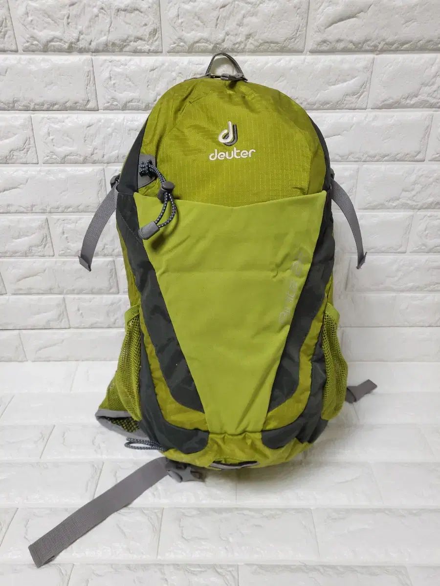 deuter₍ドイター プトラ 登山リュック 22L