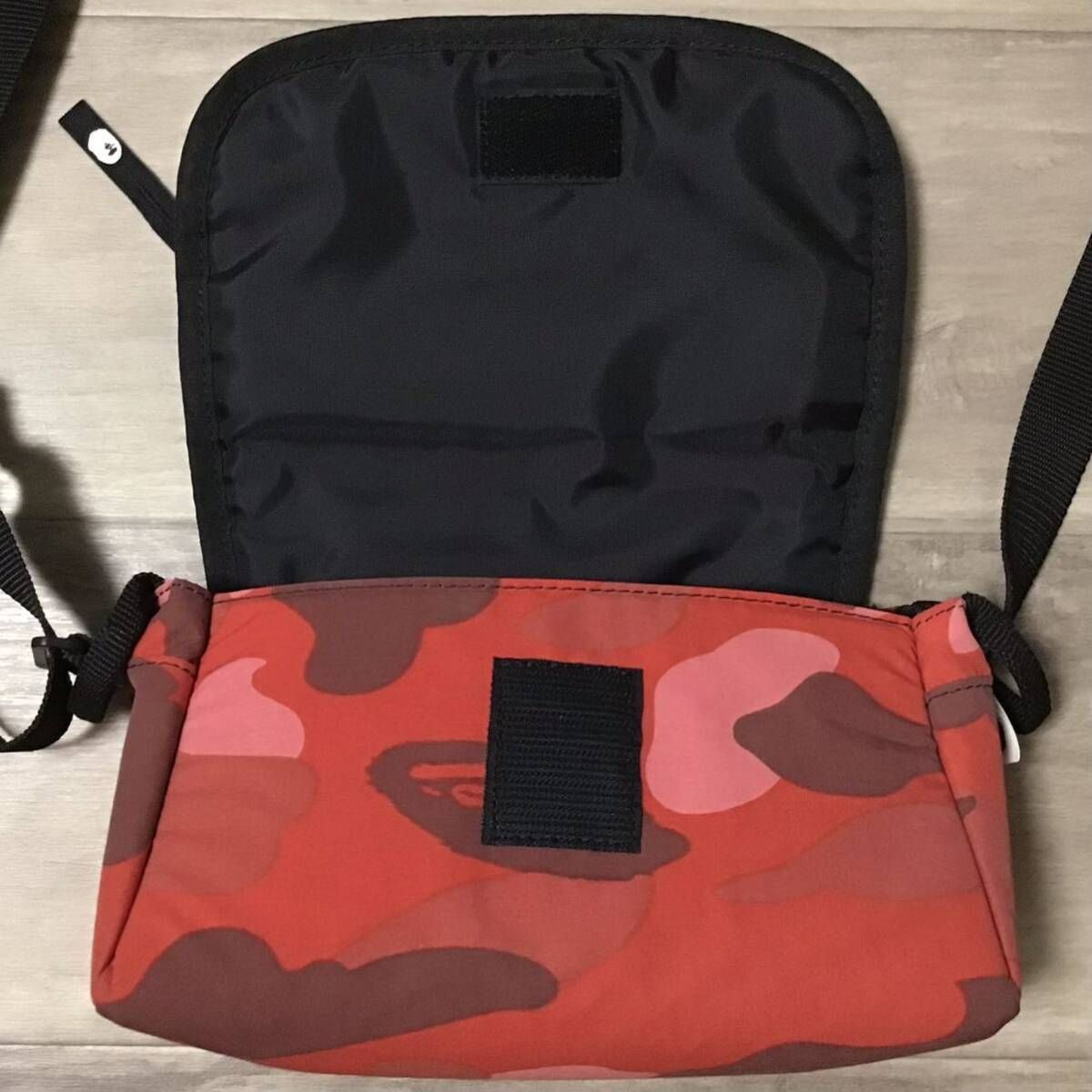 Pharrell camo ショルダー バッグ a bathing ape BAPE Red camo エイプ ベイプ アベイシングエイプ 迷彩 shoulder bag NIGO