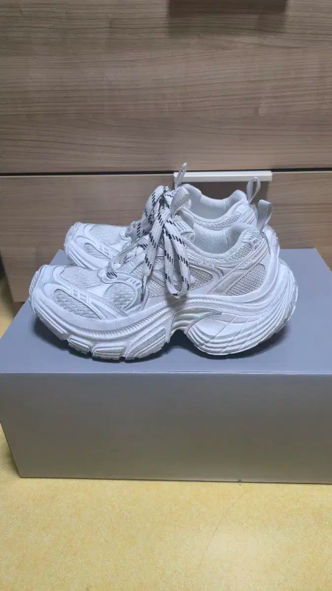 BALENCIAGA バレンシアガ