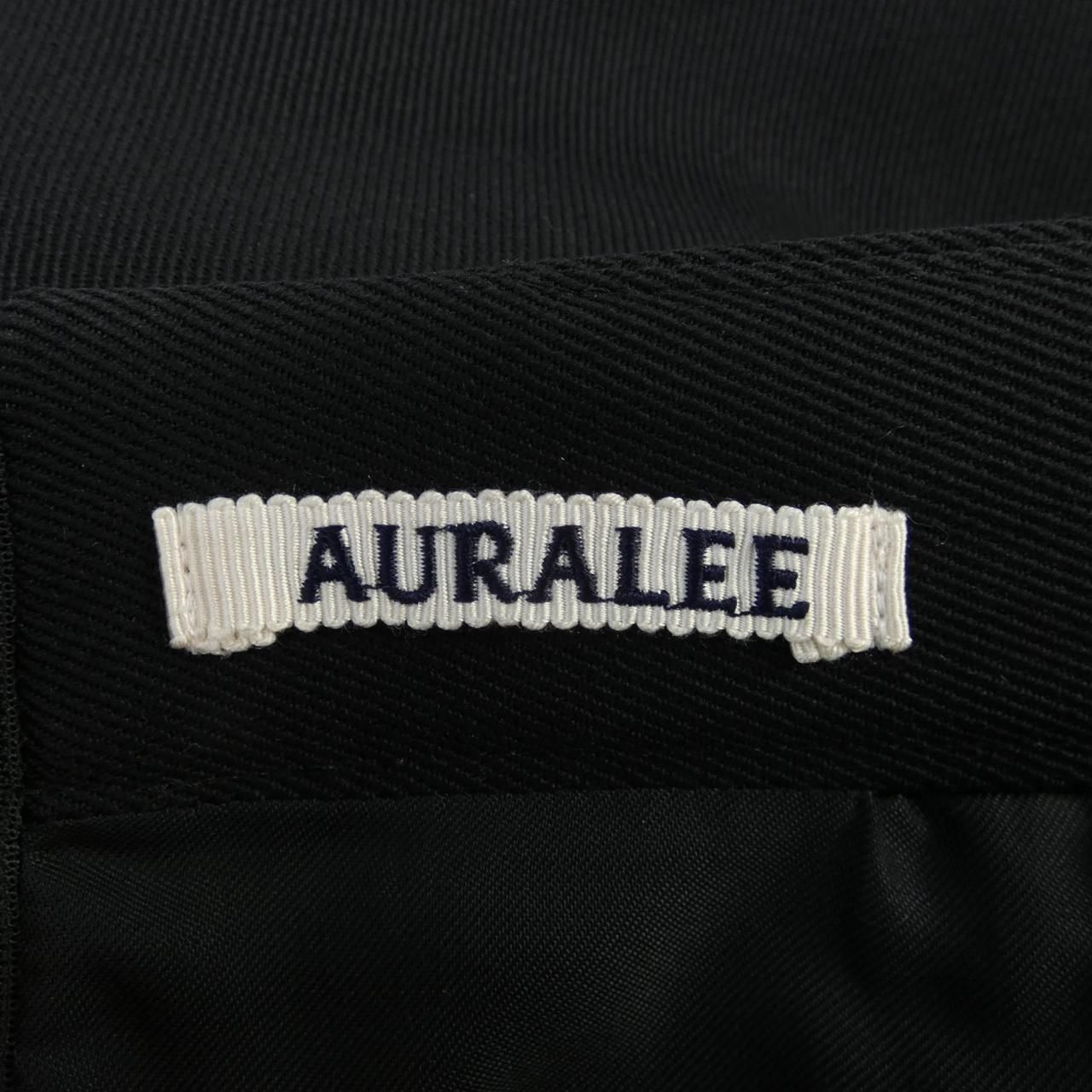 オーラリー AURALEE