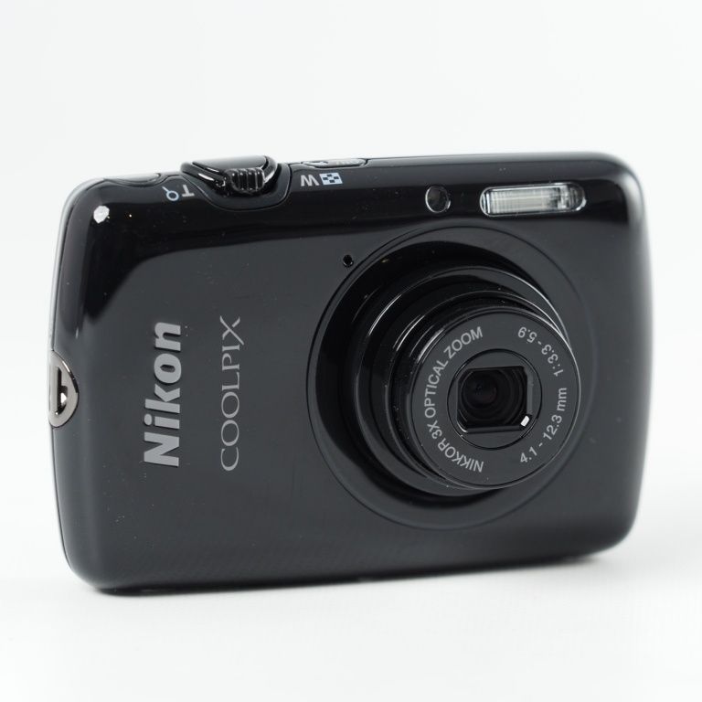 コンパクトデジタルカメラ