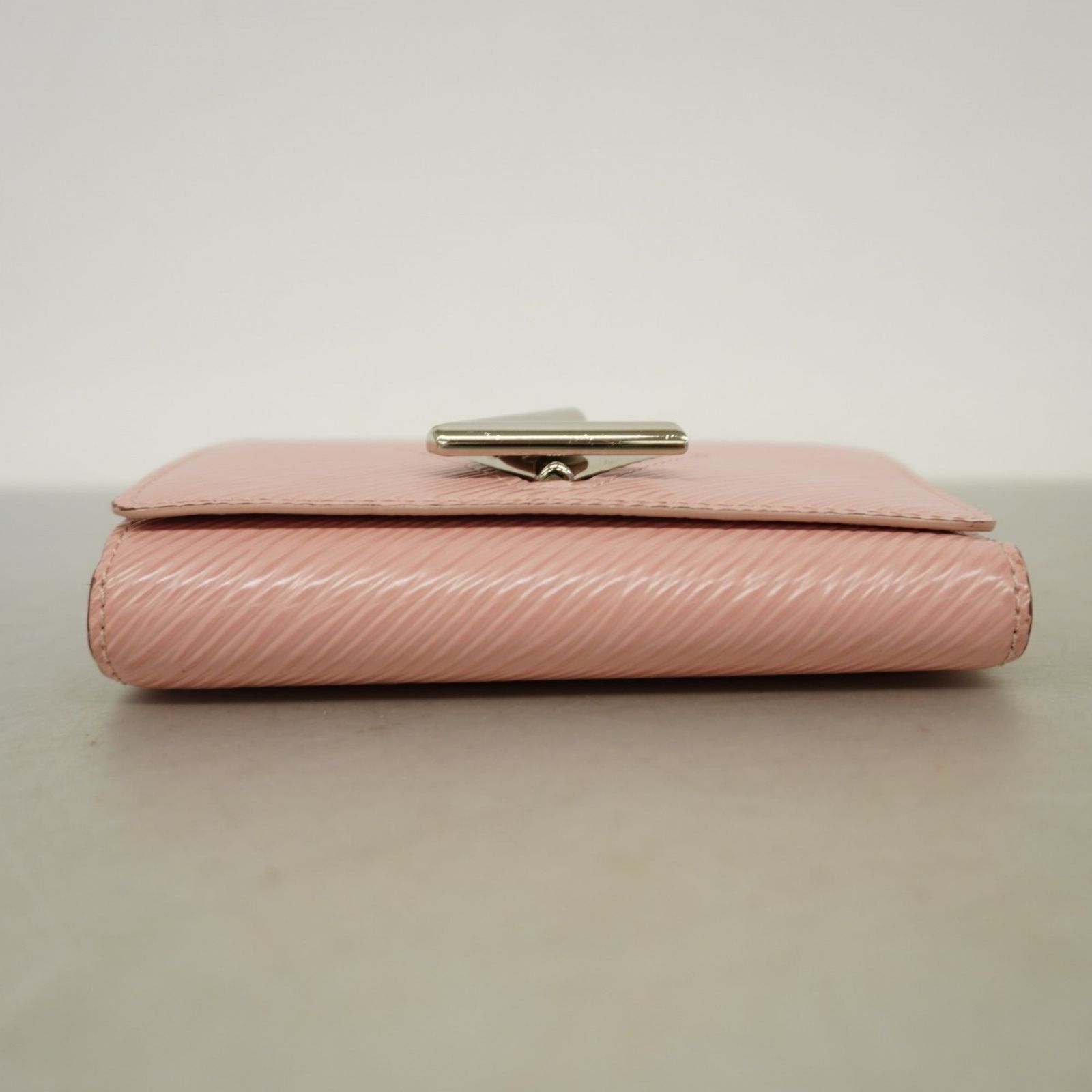 LOUIS VUITTONの ポルトフォイユ・ツイスト コンパクト 三つ折り財布