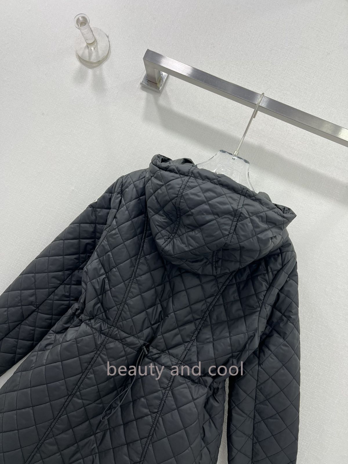 高品質大人気 モンクレール Moncler 秋冬の新作菱グリップ綿連帽コート