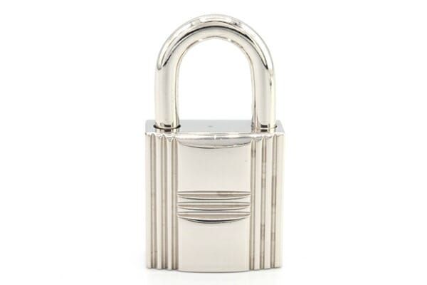 エルメス カデナ シルバー メタル 中古 カギ 鍵 - メルカリ 