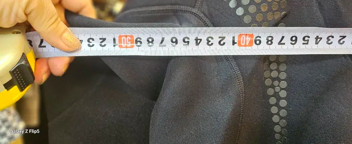 ウェットスーツを着ています