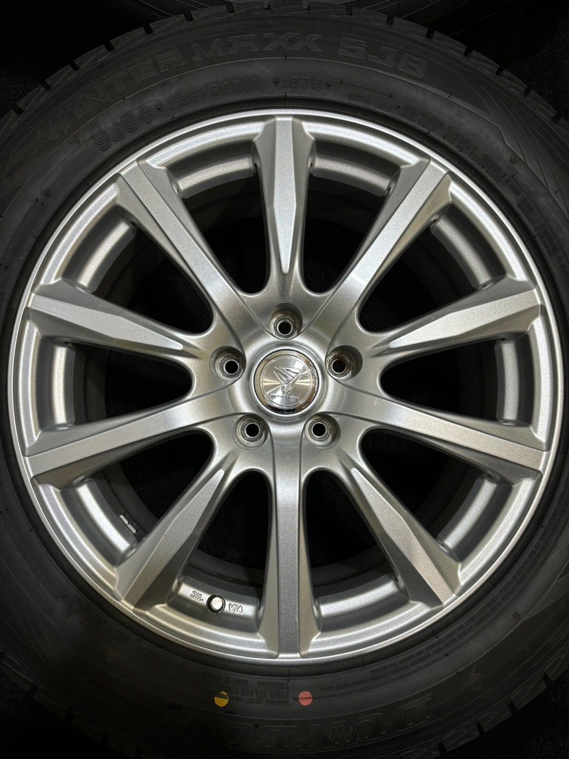 中古冬タイヤ　23年製 WINTER MAXX SJ8+ 235/60R18 sj8p.jpg