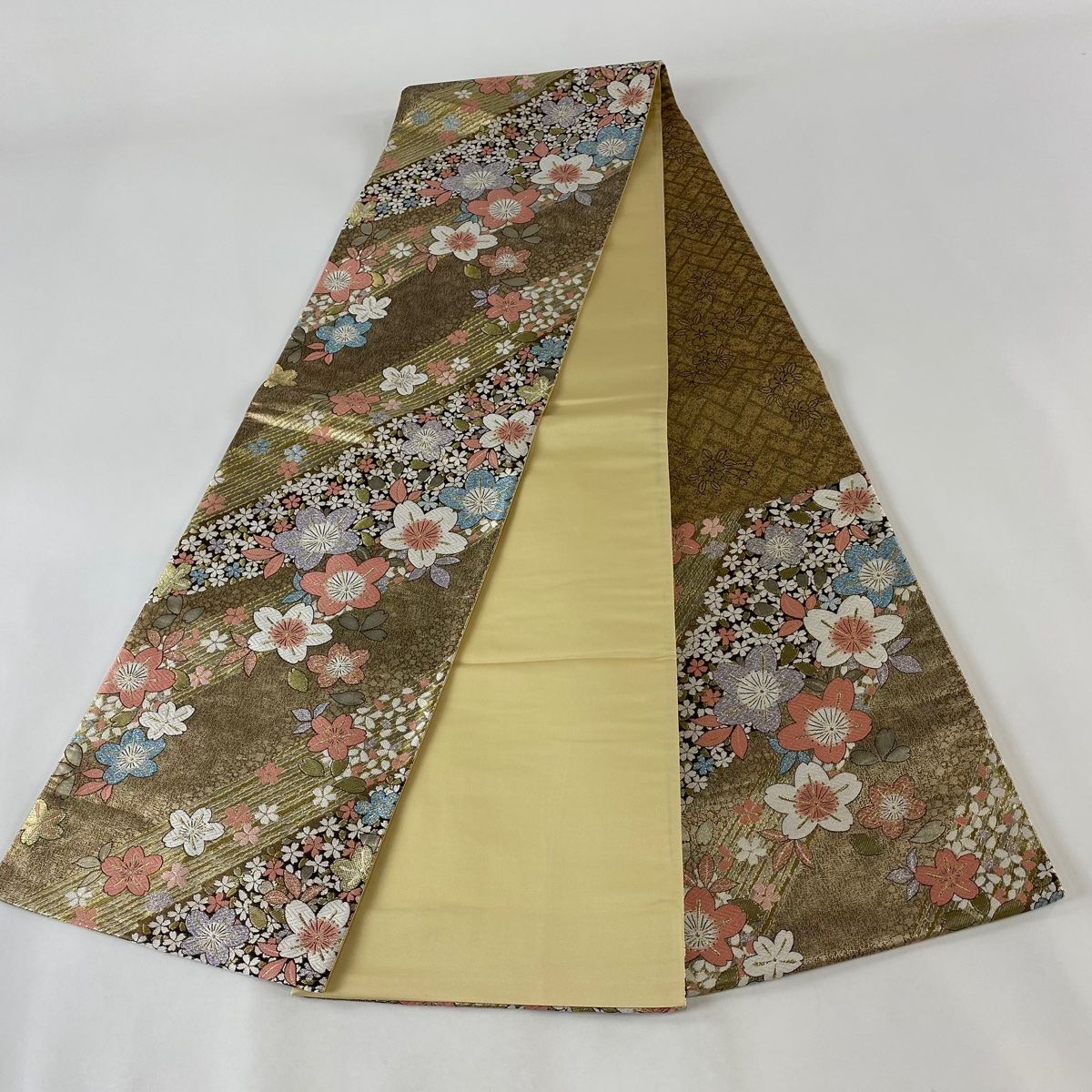袋帯 美品 秀品 桜 斜縞 金銀糸 箔 金色 六通 正絹 中古
