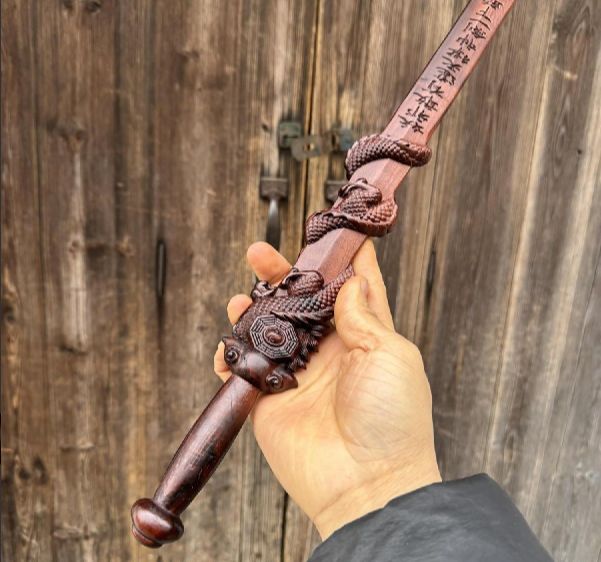 桃木剣 風水剣 龍剣 宝剣 法剣 魔除け 厄除け お守り 風水アイテム 鎮宅玄関 開運グッズ 約50CM SKLAD-KIRPICHA_RU