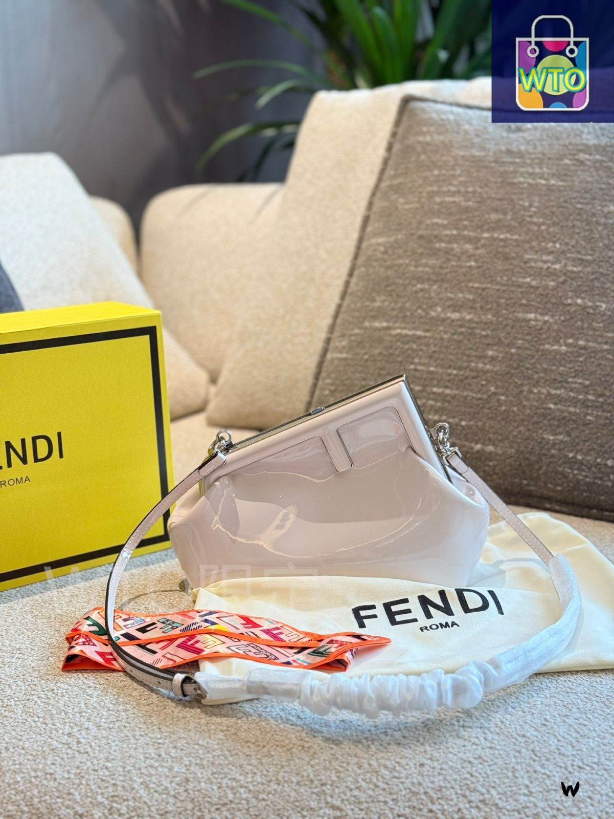 今日特価】FENDI First Midi ～ファースト ミディ ミュール