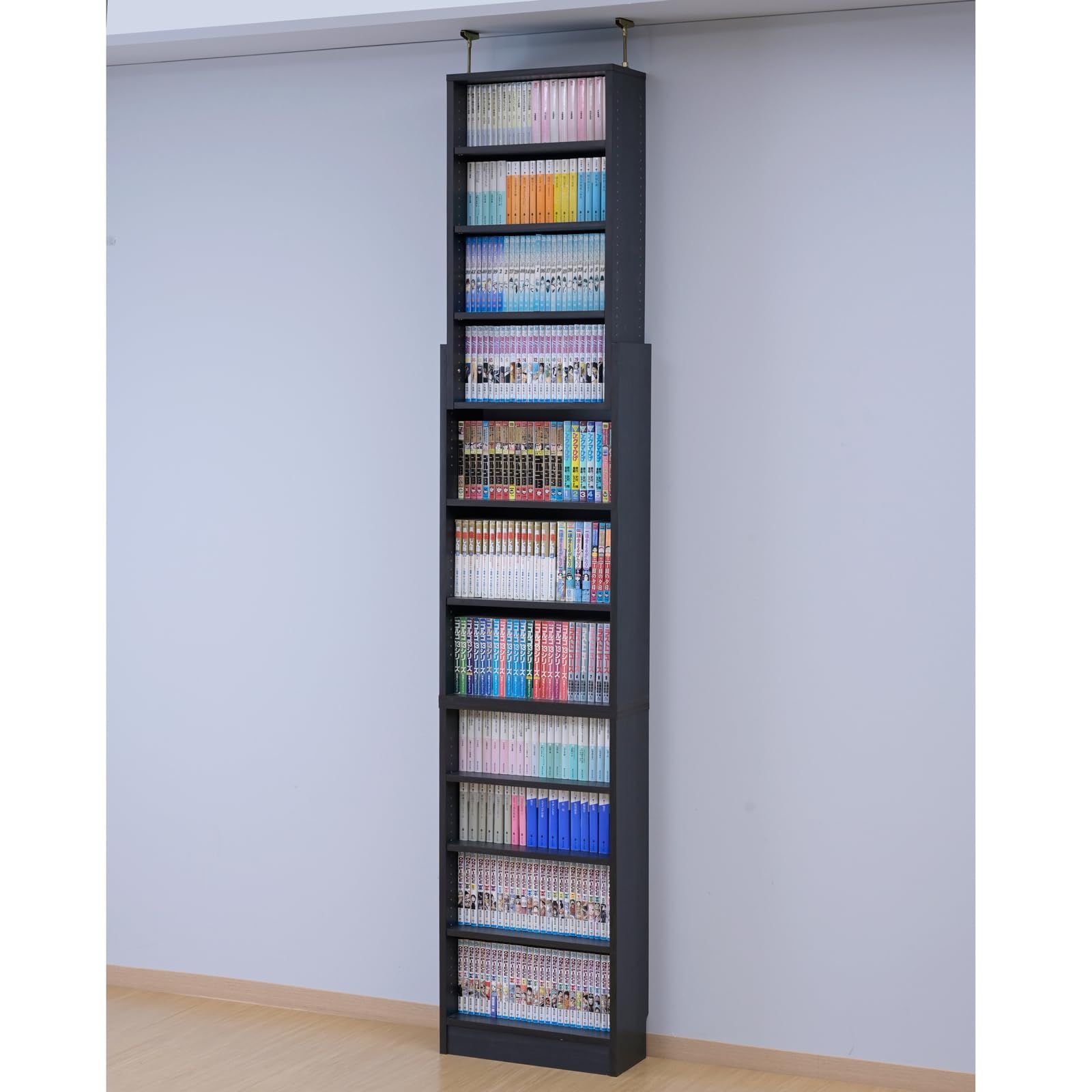 【在庫処分】組立品 収納 ラック コミック 漫画 ダークブラウン 壁にピッタリ 幅45×奥行18.5×166・207-231cm 棚板高さ調節 突っ張り式 CFTB45(DBR) スリム 大容量 本棚 [山善]