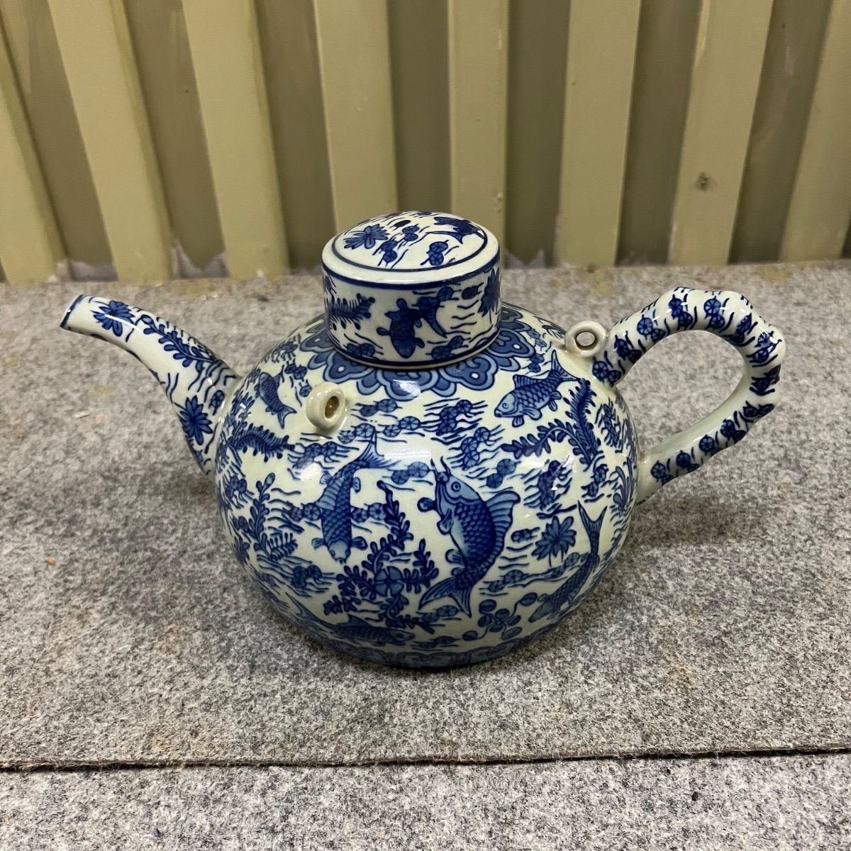 美しい古美術◼️蔵から超可愛らしい淡いブルーの小さな急須が出て来ました。茶道具 美しい古美術蔵から超可愛らしい淡いブルーの小さな急須が出て来ました