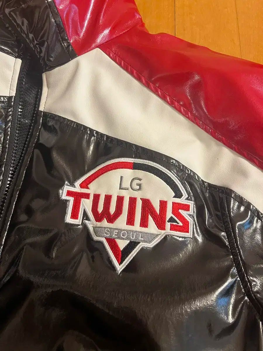 LGツインズ サテンジャンパー