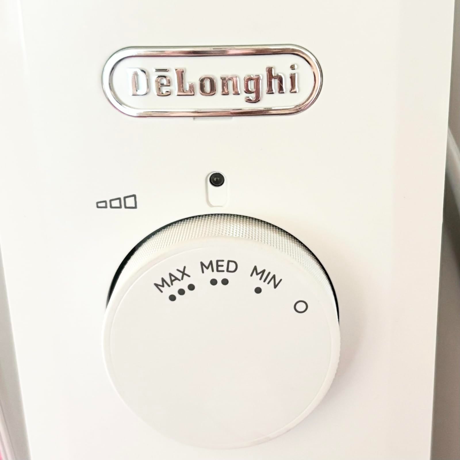 De Longhi デロンギ オイルヒーター ヴェルティカルド RHJ21F0812-WH 電気ヒーター ゼロ風暖房 静音 乾燥しにくい ○1163