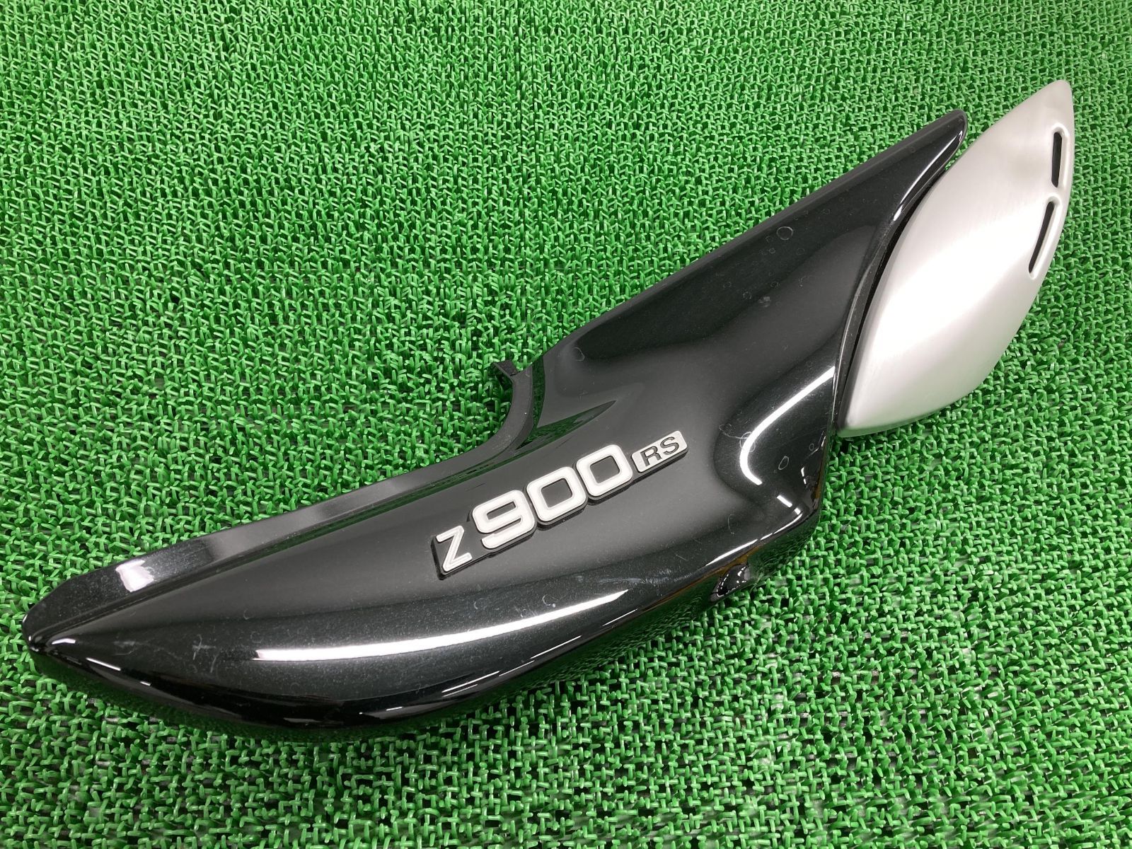 新車外し】Kawasaki Z900RS 純正サイドカバー
