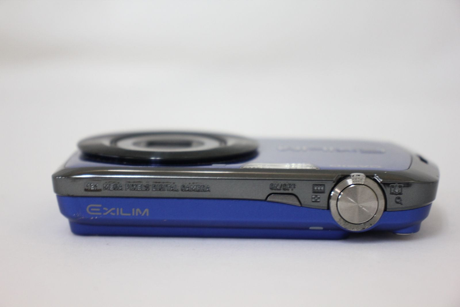 【美品】CASIO EXILIM EX-Z330 ブルー Amazon.co.jp: CASIO EX-Z330BE Digital Camera EXILIM EX-Z330