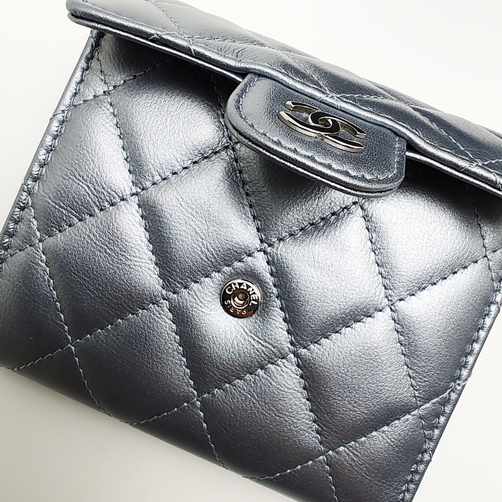 美品】シャネル クラシック スモール フラップ ウォレット マトラッセ 