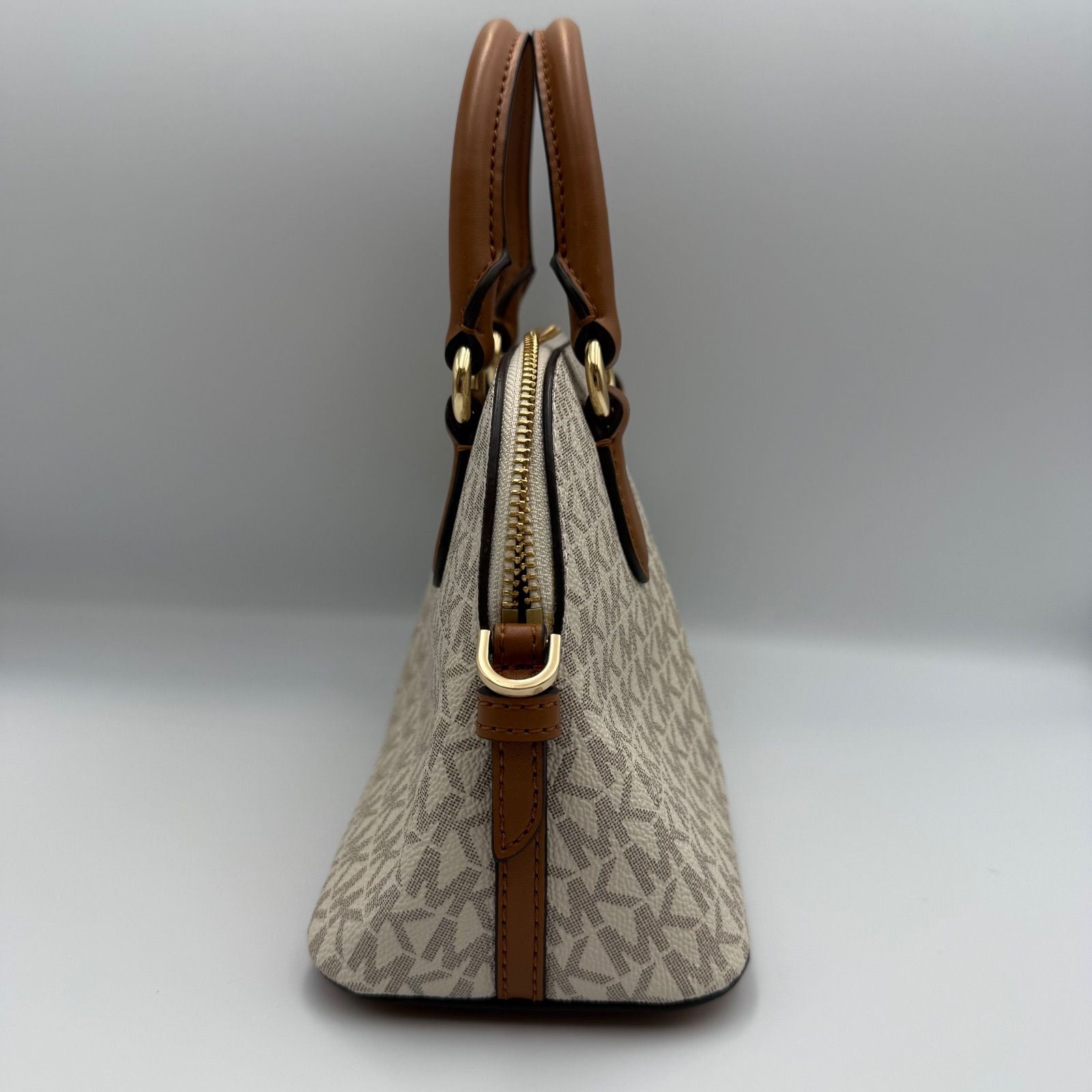 FURLA マイケルコース　ショルダーバック　リュック　ハンドバック2way FURLA フルラ VITTORIA DOME バッグ ショルダーバッグ