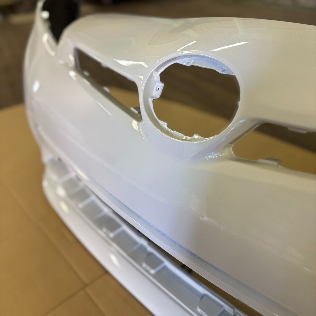 TOYOTA 30系プリウス/30プリウス後期 フロントバンパー/ホワイト（070