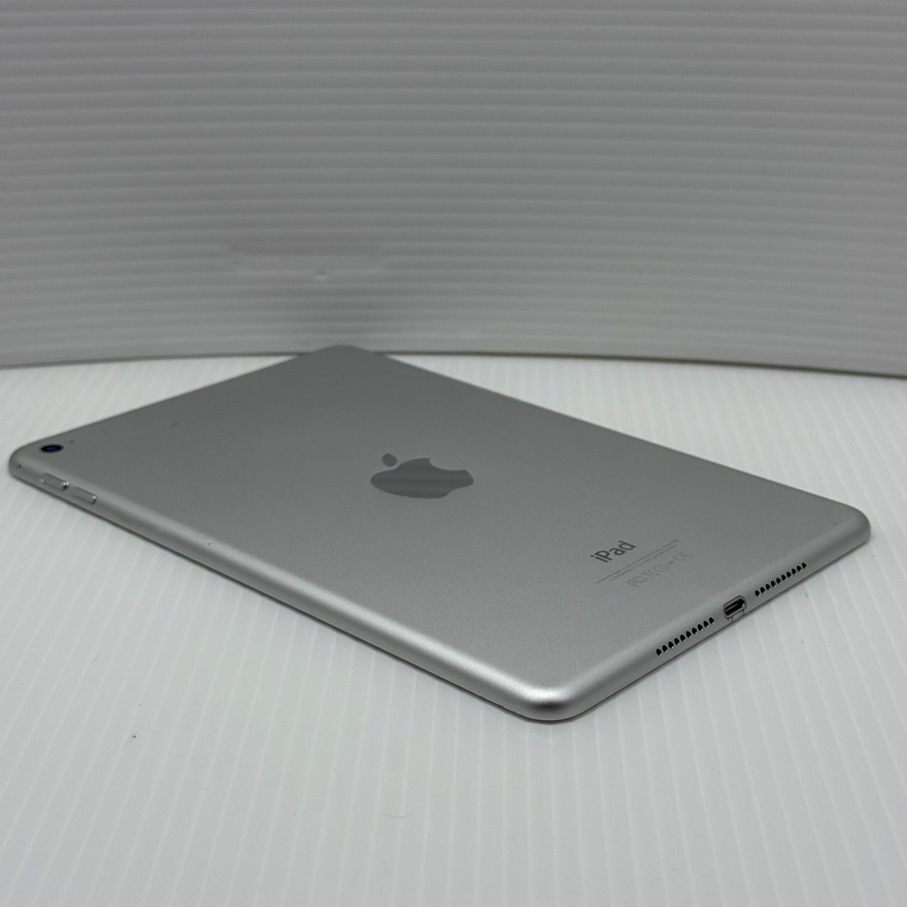 h*i様 iPad mini3 シルバー 動作確認済み Amazon.co.jp: トライフォリオ for iPad mini (A17 Pro) ライト