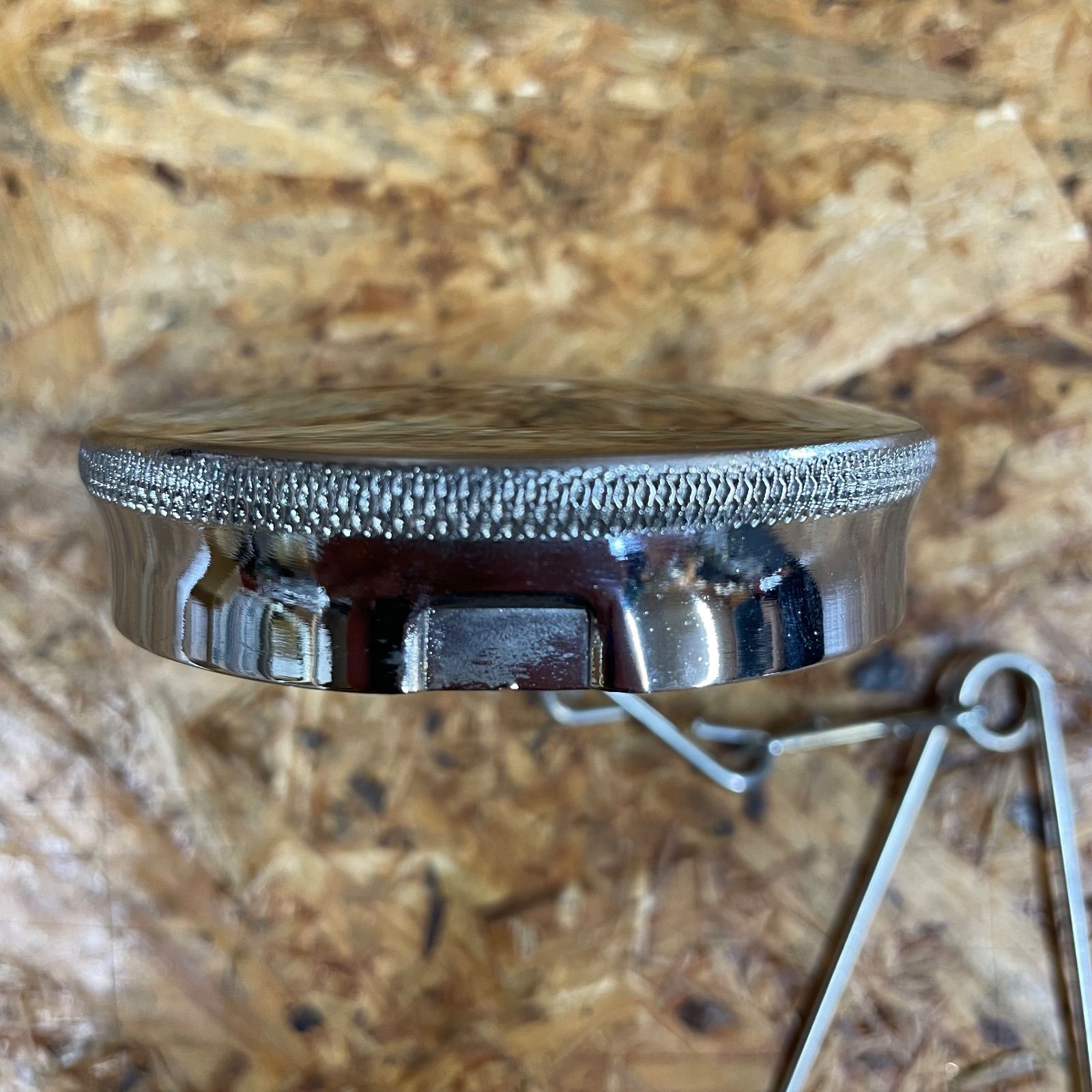 学生服 ワッセル タンクキャップ チェーン付 トライアンフ ドーム トップ 英車 BSA Triumph ビンテージ norton 83-3875 WW72044 騒がしい