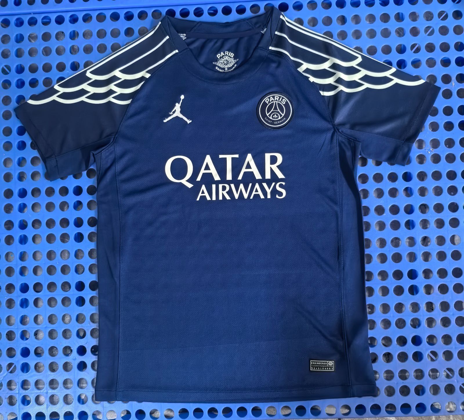 2025-2026パリ・サンジェルマン 17 番ヴィティーニャ 半袖ユニフォーム 2025-2026パリ・サンジェルマン 17 番ヴィティーニャ 半袖