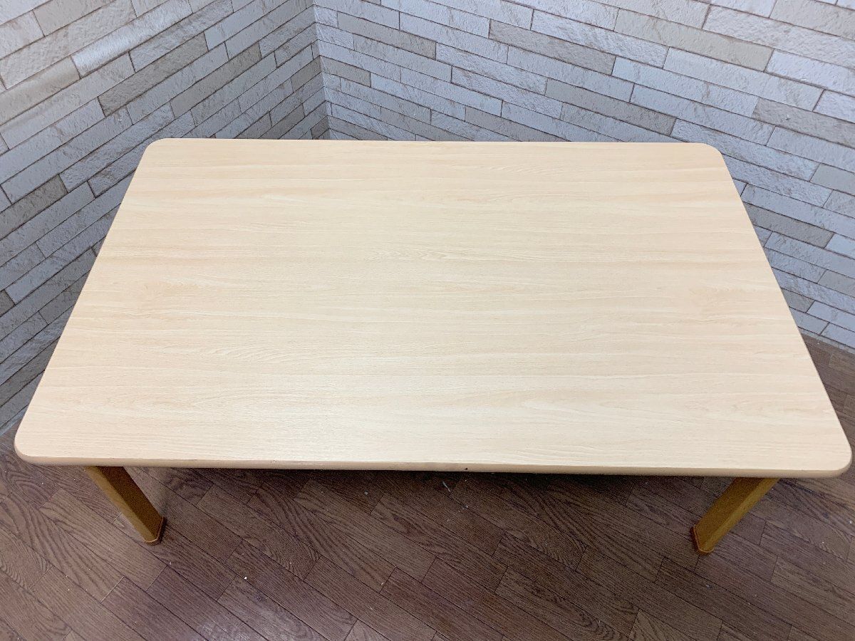 キッズテーブル