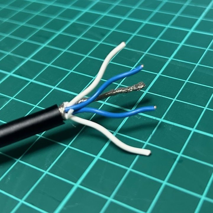 L-4E6S MicrophoneCable