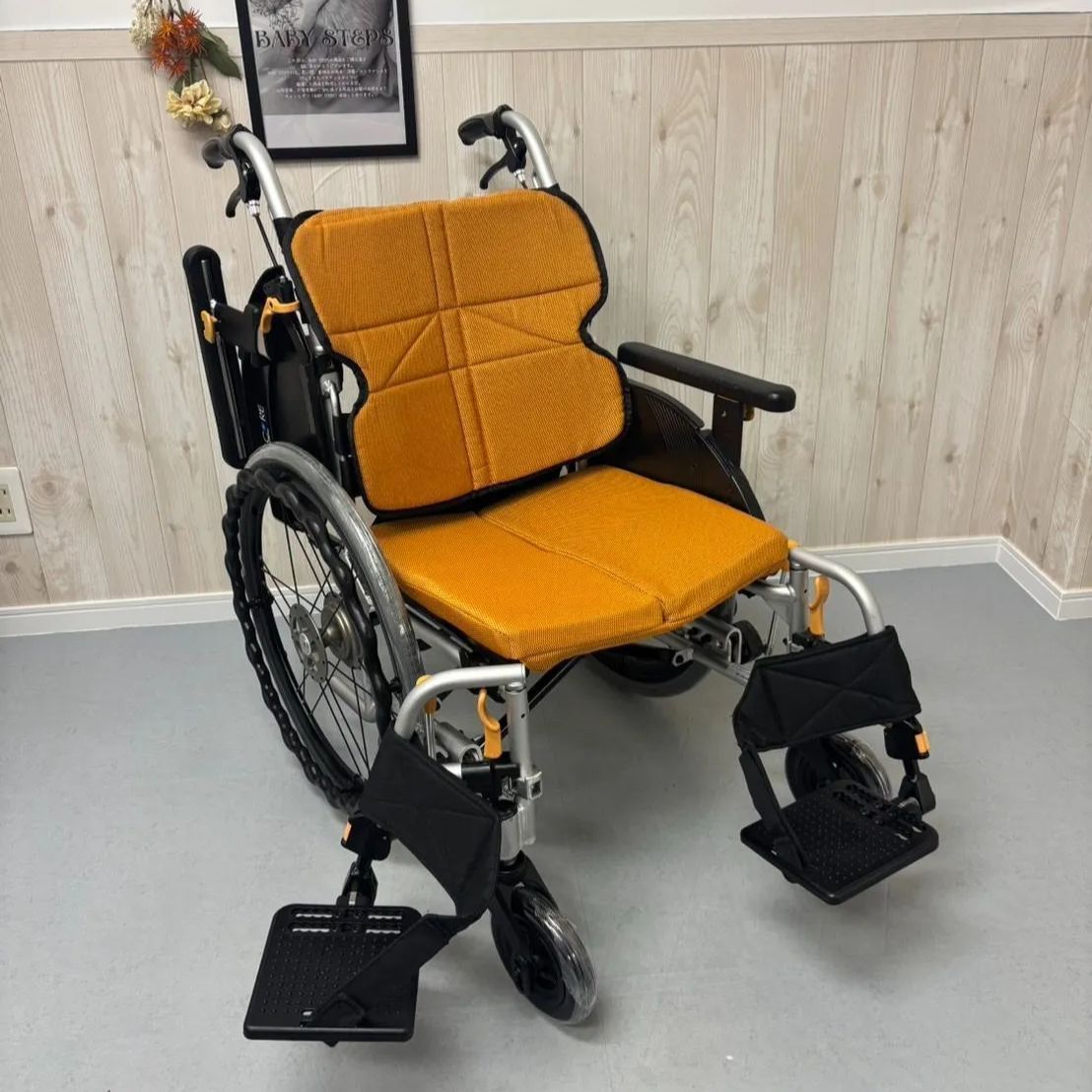 NEXT-50B 松永製作所 ネクストコアシリーズ ミニモ 自走式車椅子　美品 松永製作所】ネクストコア-ミニモ 自走式車いす NEXT-50B
