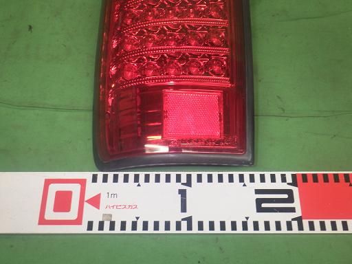 【中古】ランクル用の社外テールランプ 片側2個、左右