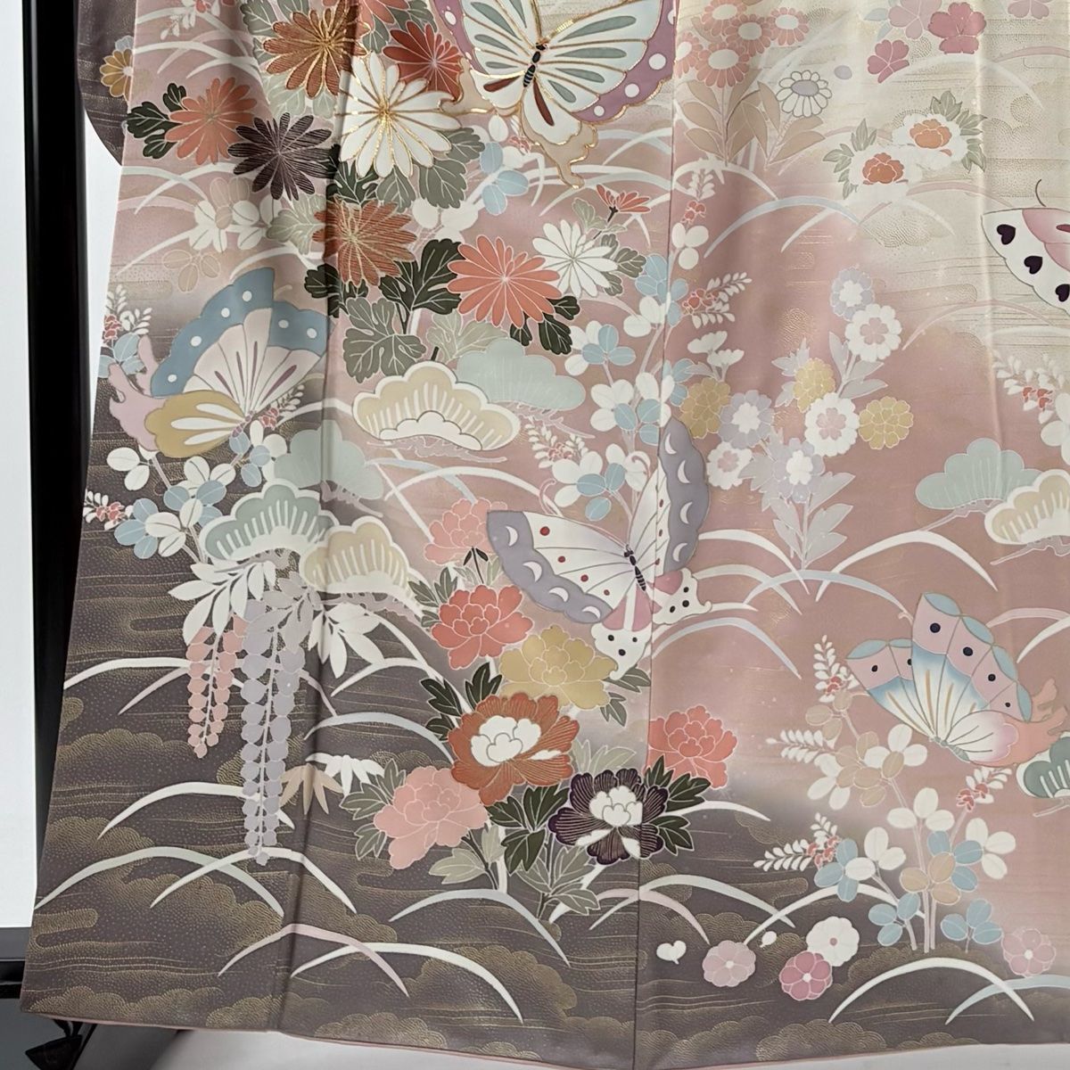 振袖フルセット 身丈165.5裄63 菊 蝶文様 金彩 Sサイズ 逸品 名品 振袖フルセット 身丈165.5裄63 菊 蝶文様 金彩 Sサイズ 逸品 名品