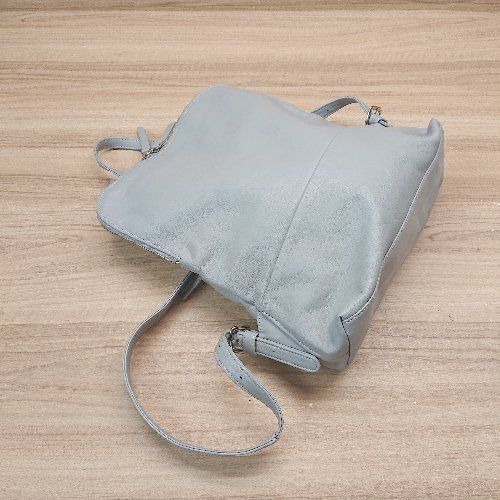 イアパピヨネ リュック 本革/A4サイズ対応》NEWスタンドリュック（バックパック
