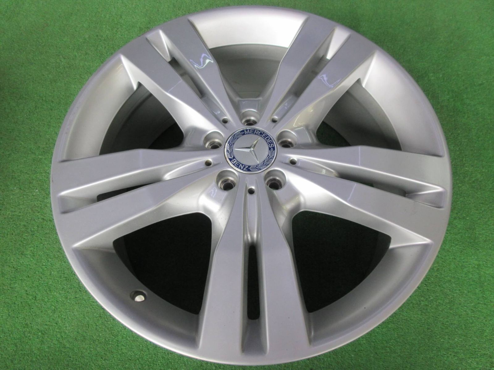 ２０インチ メルセデス Ｒクラス純正ホイール 8.5J-20 5H112 60 お探しの方是非いかがですか