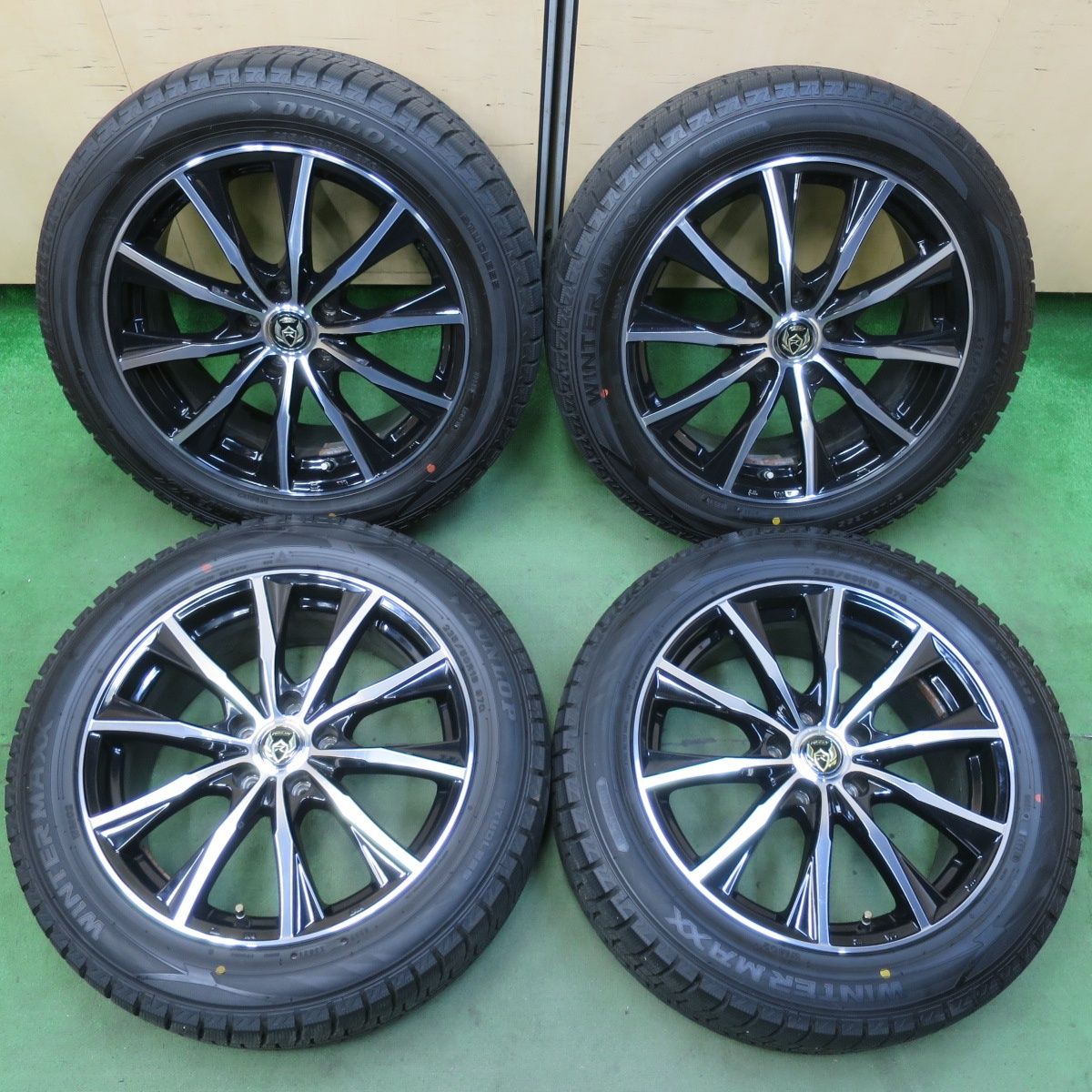 バリ溝 21年 キレイ 9.5分以上 スタッドレス 235 50R18 ダンロップ ウインターマックス WM02 RiZLEY ライツレー 18インチ PCD114.3 5H 5101702イス