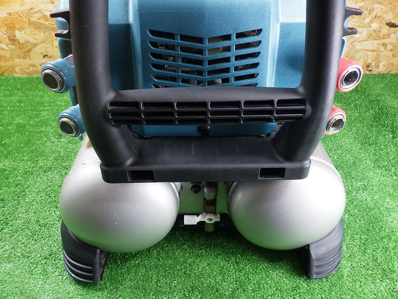 ♪ マキタ AC462XLH コンプレッサ 4口高圧使用中古 makita マキタ ♪ マキタ AC462XLH コンプレッサ 4口高圧使用中古 makita マキタ