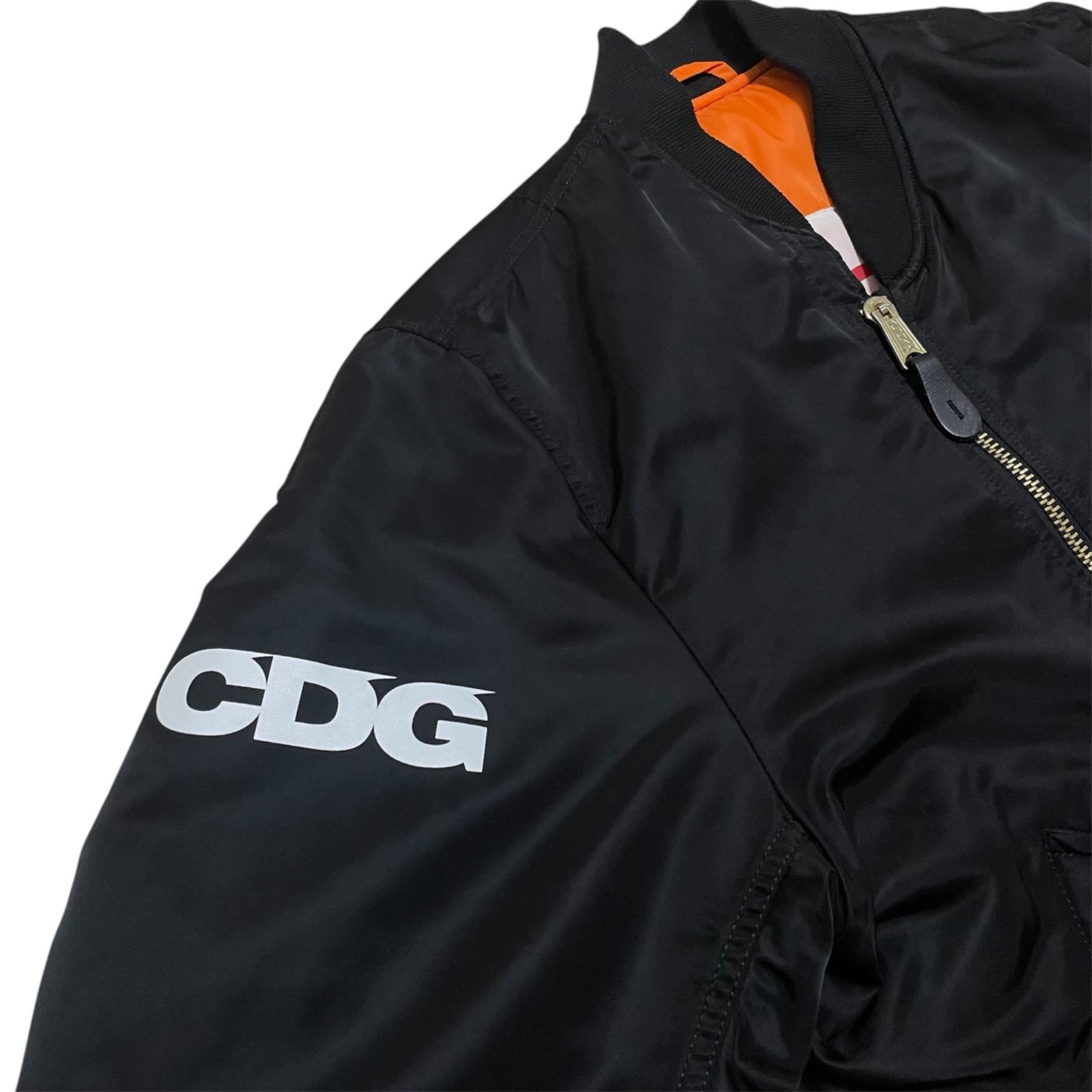CDG × ALPHA INDUSTRIESアシンメトリーMA-1 CDG × ALPHA INDUSTRIES】アシンメトリーMA-1のオンライン販売が12月11