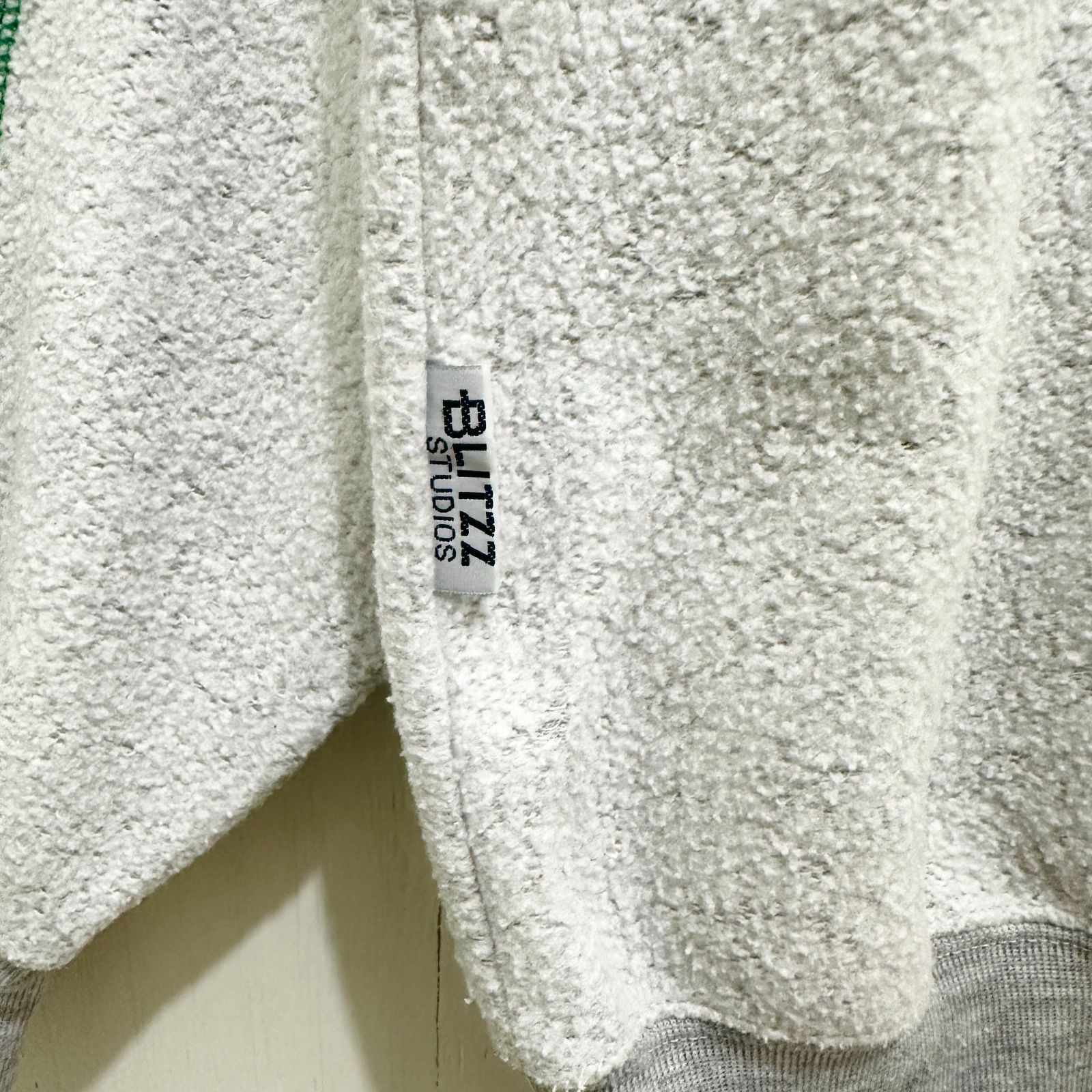 90s SNOOPY スヌーピー 刺繍スウェット ヴィンテージ オーバーサイズ ビッグシルエット ゆるダボ キャラクタースウェット XL グレー 灰色 古着 ユーズド MEDICALDB_JP