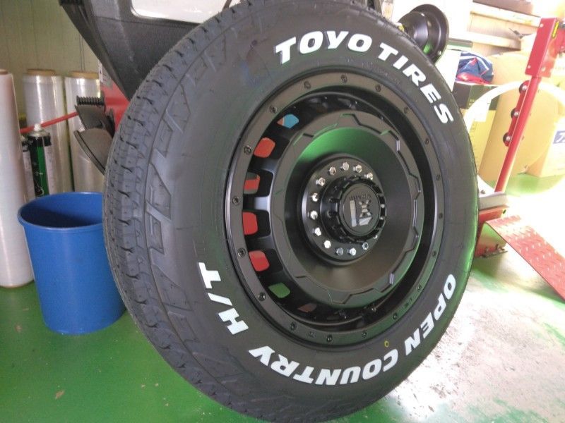 215|70R16 ホワイトレター