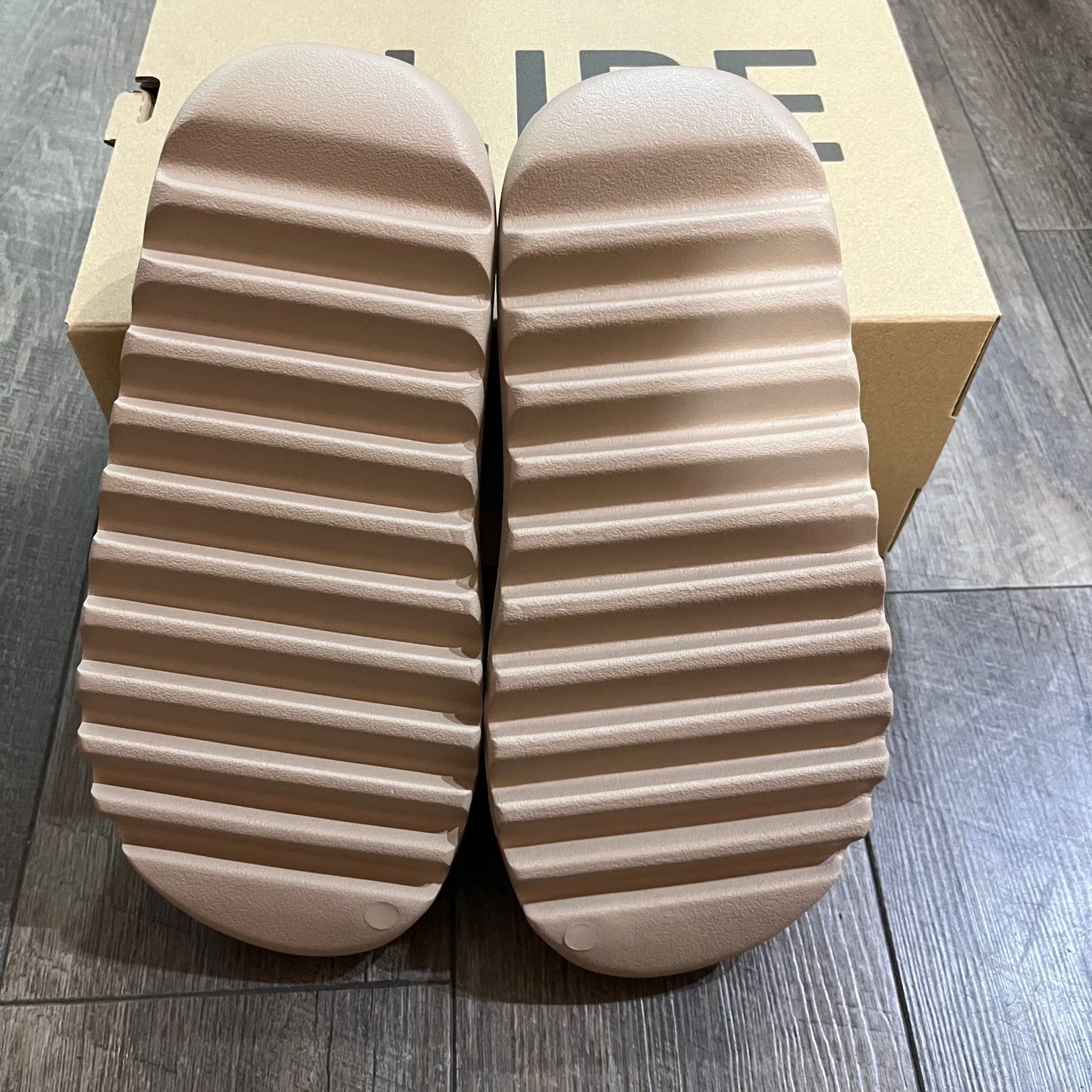 adidas YEEZY SLIDE PURE スライド サンダル ピュア アディダス 