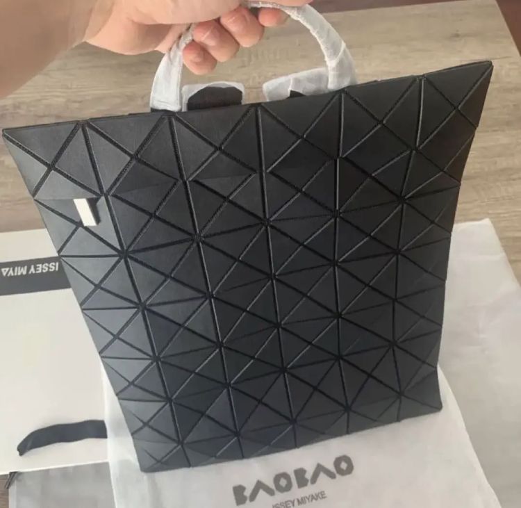 BAOBAO ISSEY MIYAKE バオバオ イッセイミヤケ リュック 新品 - メルカリ